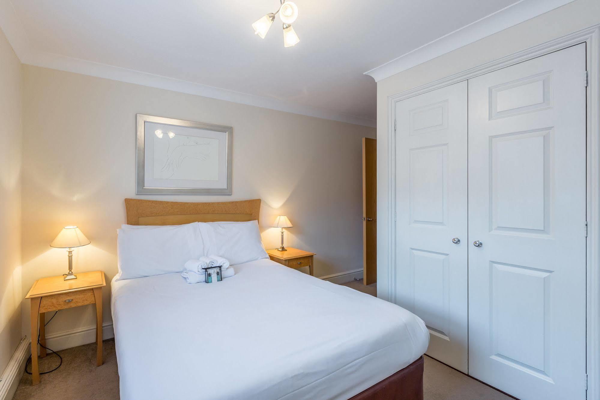 Stanshawe Court Aparthotel Reading Exterior foto