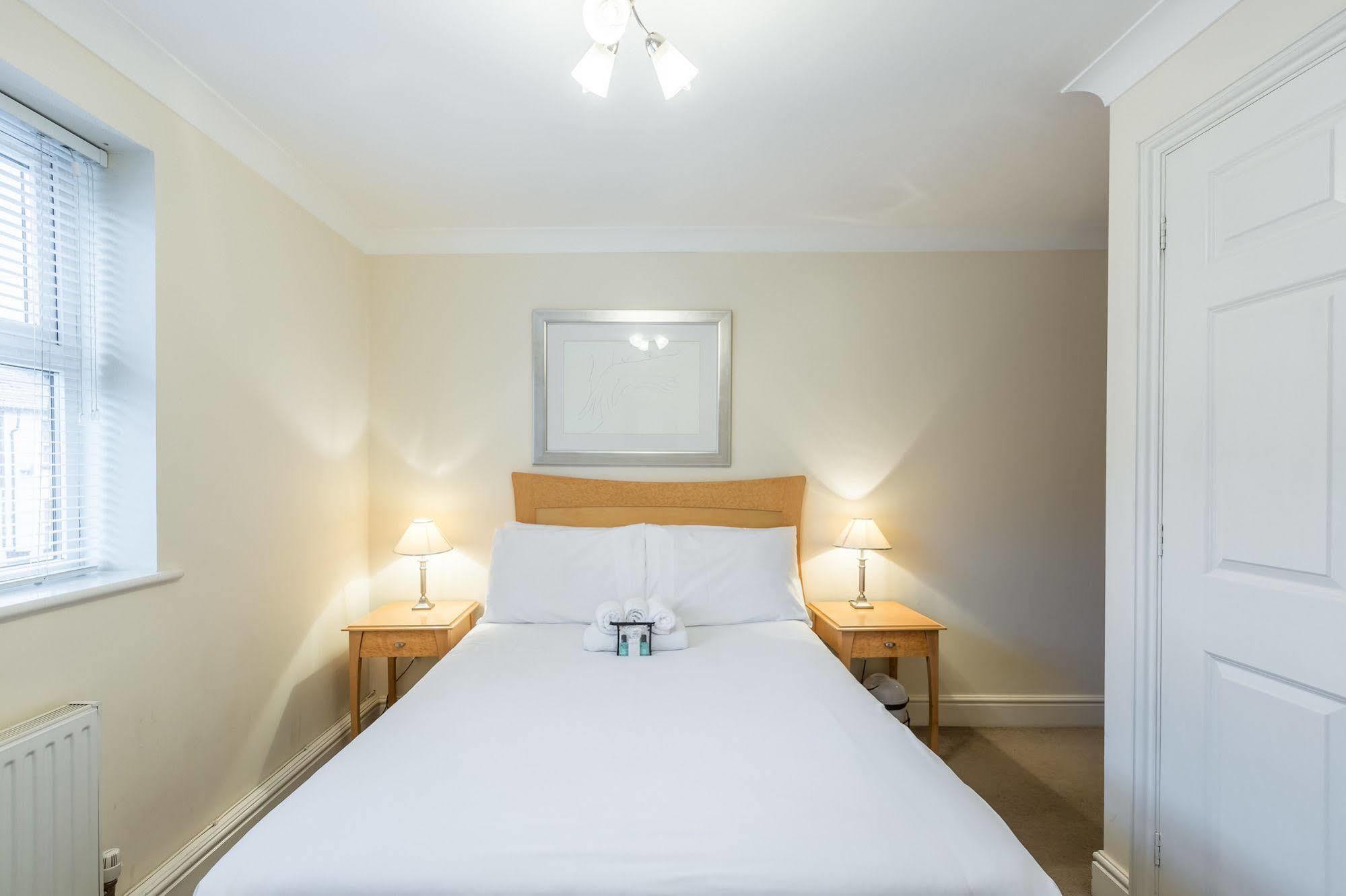 Stanshawe Court Aparthotel Reading Exterior foto