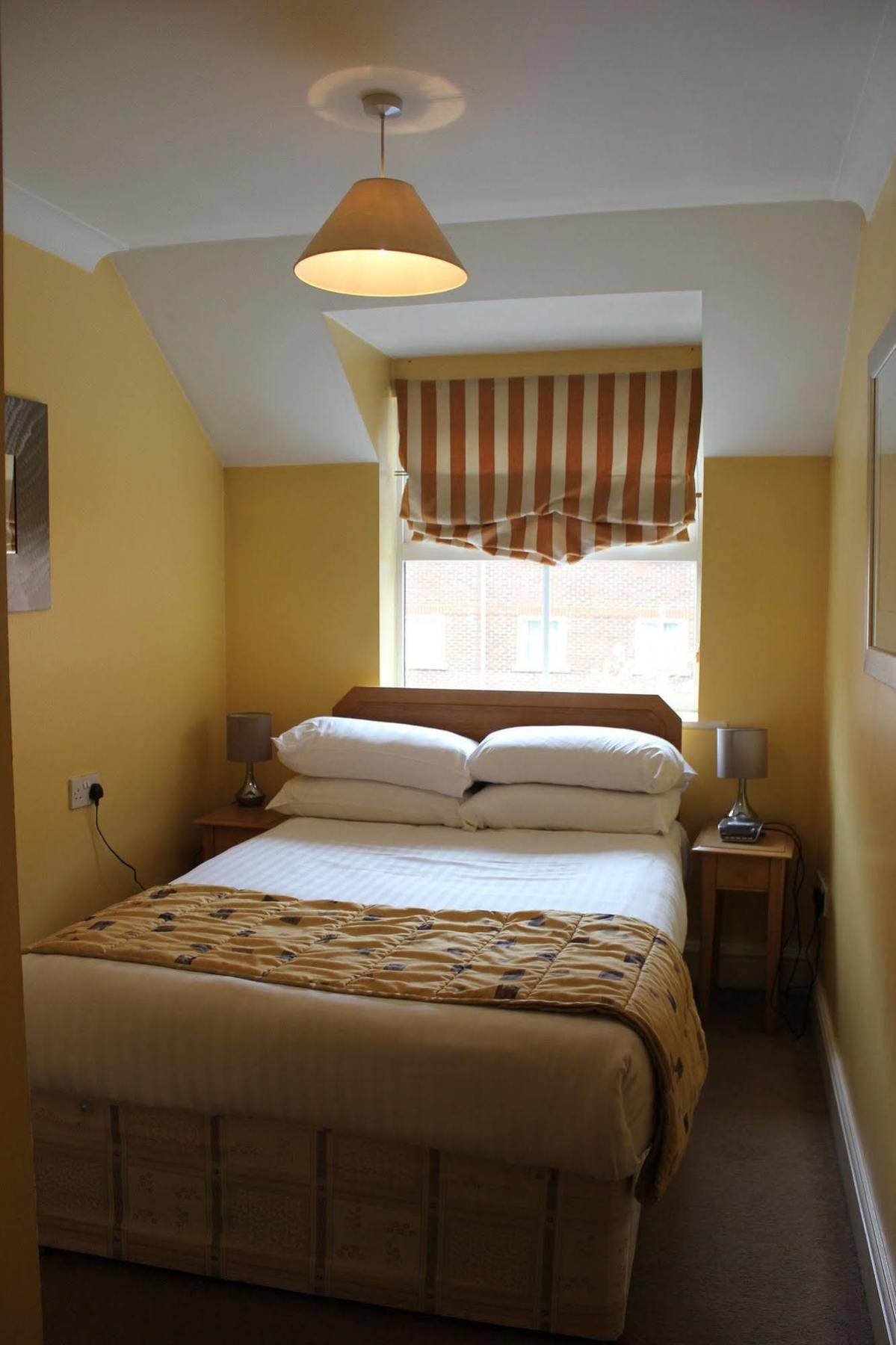 Stanshawe Court Aparthotel Reading Exterior foto